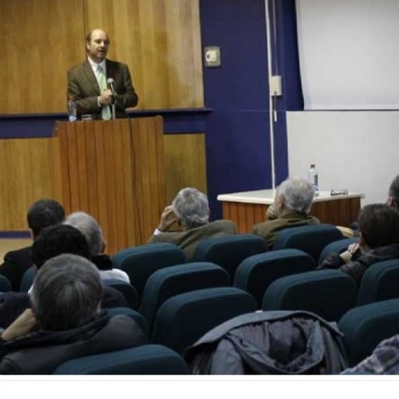 CRHIAM patrocina conferencia “Ciencia para el Desarrollo: ¿Qué camino para Chile”, dictada por el presidente de CNID