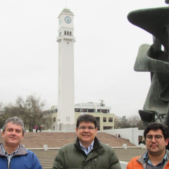 El Dr. Silvio Ribeiro Lima, Director de Agronegocios y Fundador de INOVAGRI, visita el CRHIAM