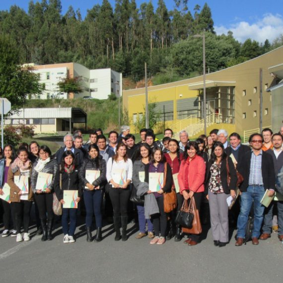 Equipo de colaboradores de CRHIAM se reúne para analizar el trabajo de sus dos primeros años