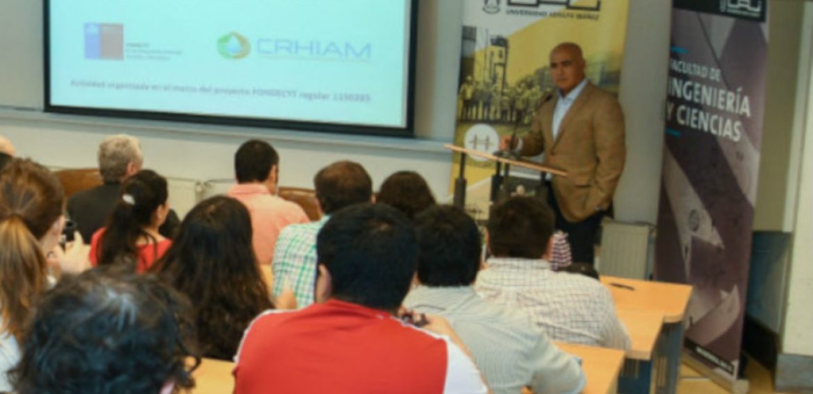 Investigador asociado de CRHIAM expone en seminario sobre aguas servidas de la UAI