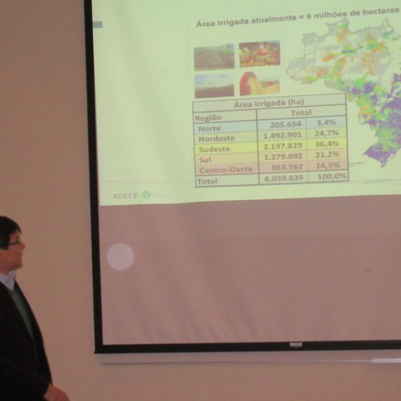 Se realizó la conferencia “Agricultura e innovación en Brasil” por el Dr. Silvio Ribeiro