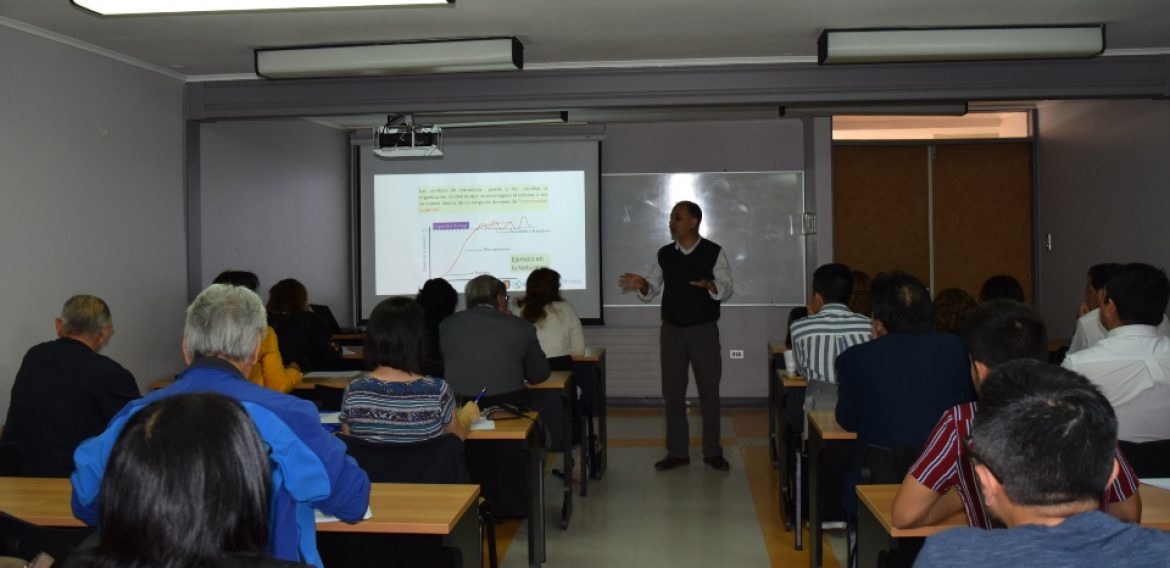 Investigador CRHIAM participa en Escuela de Verano UdeC con curso de formación cívica