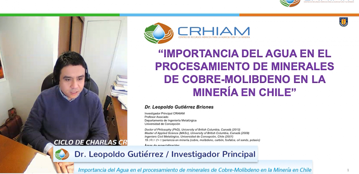 Investigador CRHIAM expone sobre la importancia del agua en procesos mineros