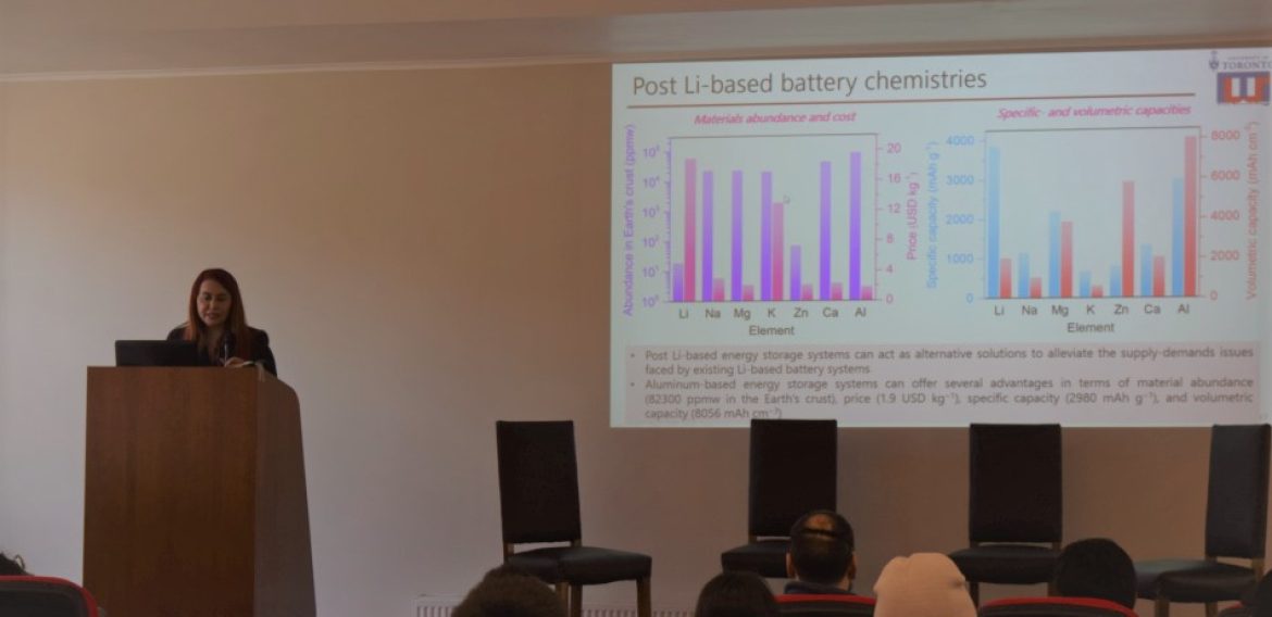 Académica de la Universidad de Toronto realizó charla sobre la explotación de las tierras raras en Chile