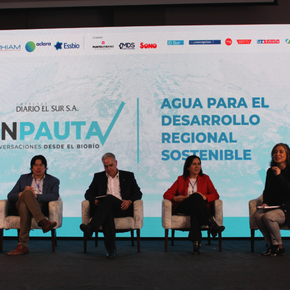 CRHIAM participó en el evento «En Pauta: Conversaciones desde el Biobío» abordando el cuidado del agua en la región