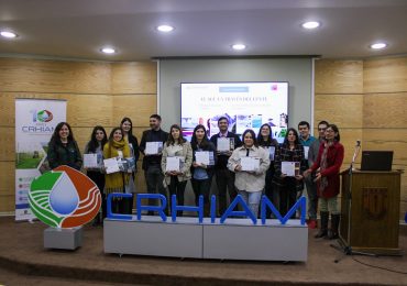 Libro «El agua a través del lente»: capturando el ciclo del agua mediante colaboración entre CRHIAM y la Seremi de Ciencia