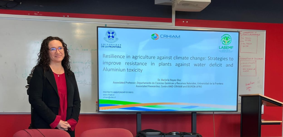 Investigadora de CRHIAM realiza charla sobre la resiliencia en la agricultura en la Université de Sorbonne