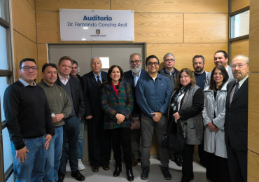 Cambio de nombre del auditorio de Ingeniería Metalúrgica en homenaje al Dr. Fernando Concha Arcil