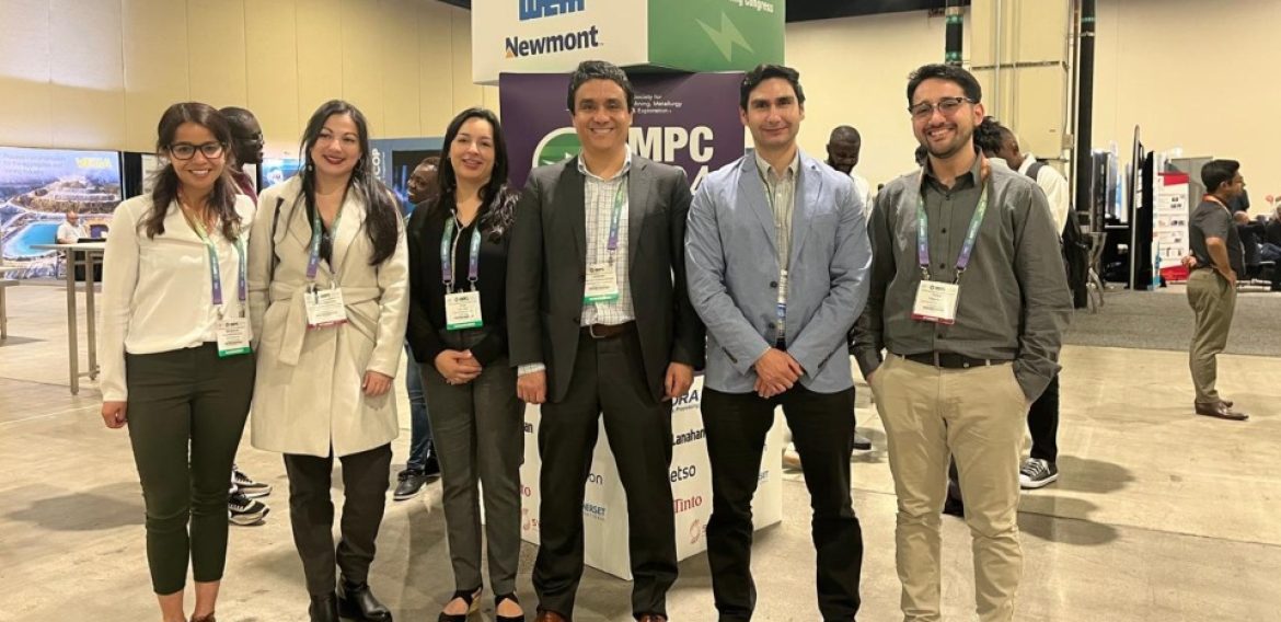 Investigadores CRHIAM participaron en congreso internacional sobre procesamiento de minerales