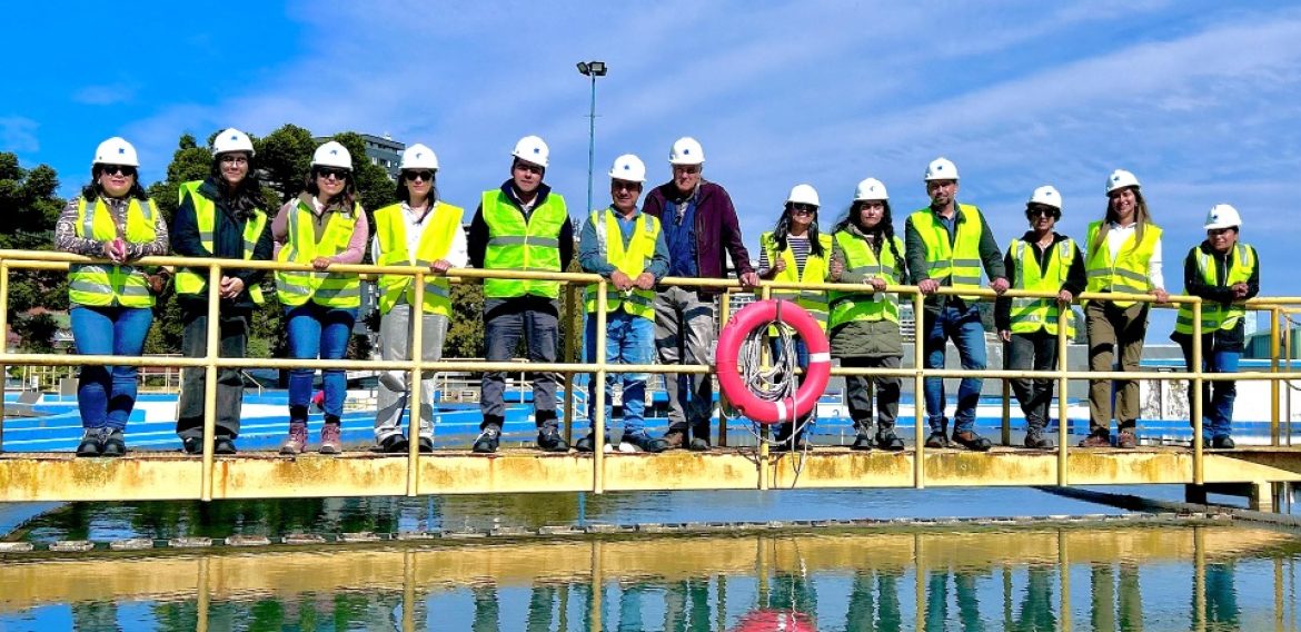 Participantes del curso sobre gestión de recursos hídricos visitaron plantas de tratamiento de empresas sanitarias